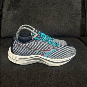 Mizuno Wave Rebellion Running Shoes Womens Sz 8 Athletic Sneakers Trainers Gray